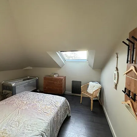 Maison, Six Personnes Au Coeur De Stella *